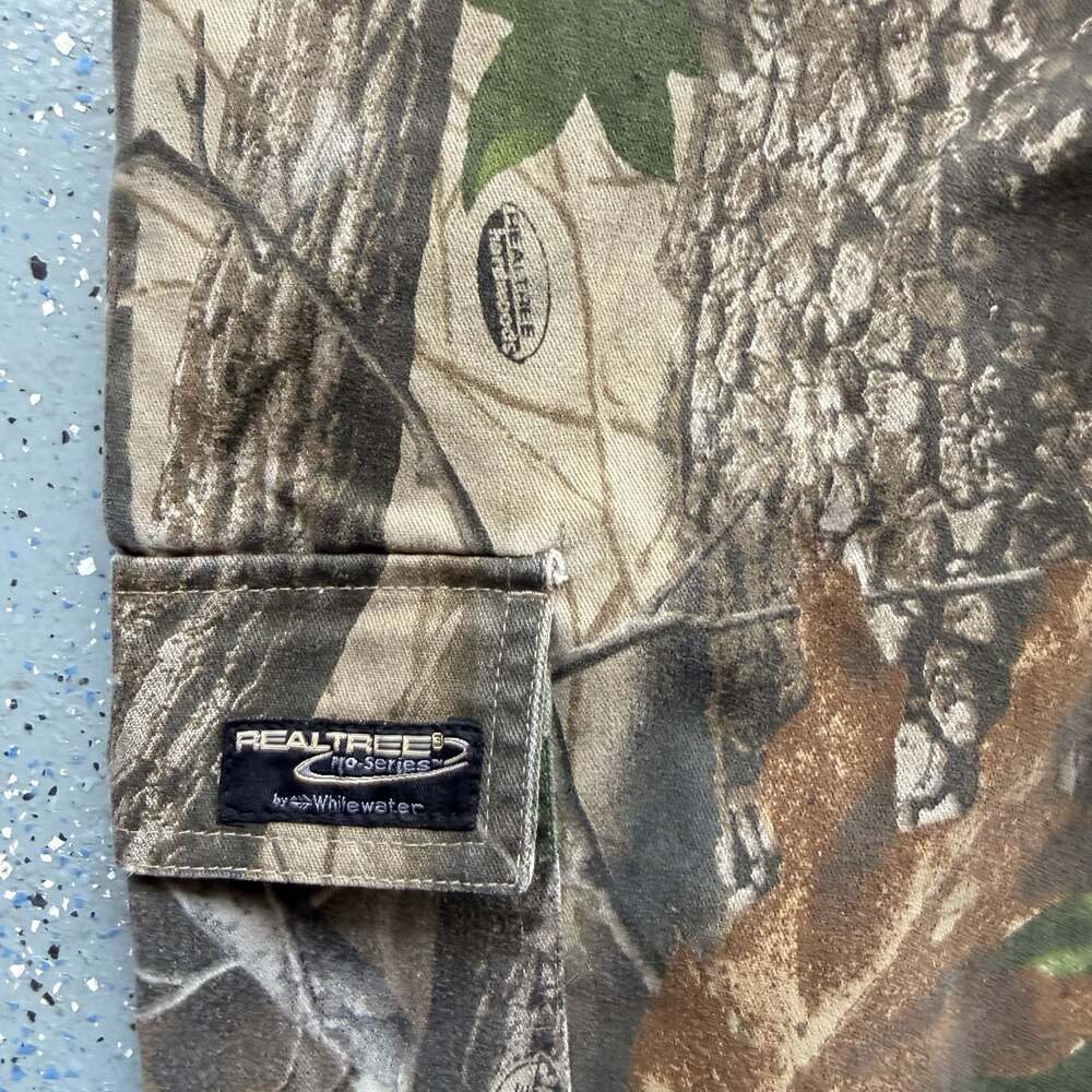 Vintage RealTree Camo Cargo Pants
Size S
Waist adjustable - Picture 7 of 8
